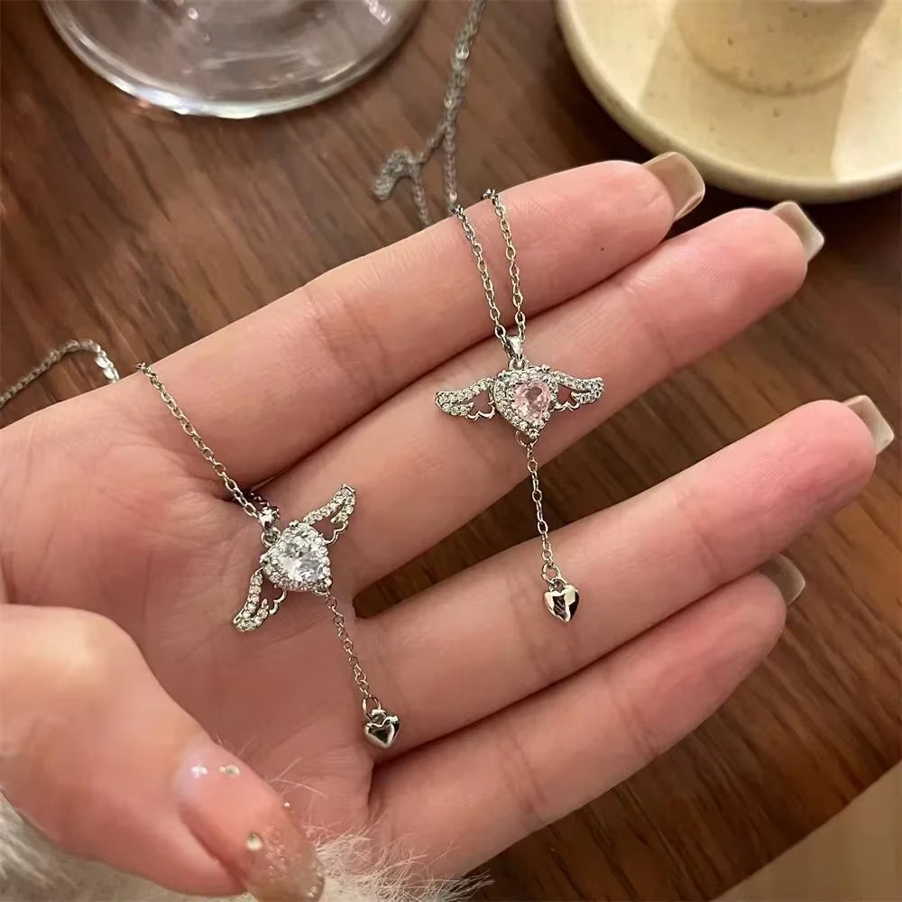 2025 Crystal Angel Wings Heart Pendant Necklaces Simple Pink White Zircon Love Elegant Chokers for Women Fashion Jewelry