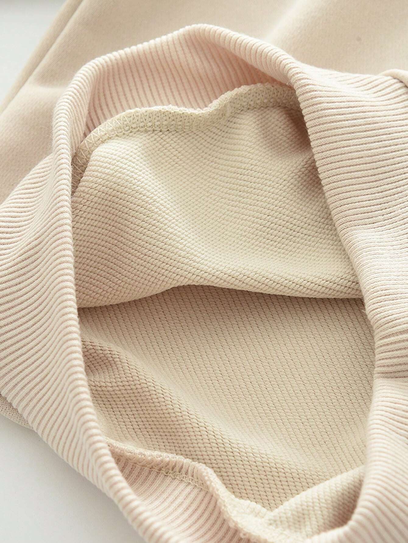 Young Girls' 2Pcs Casual Sportswear Set, Heart Printed Long Sleeve Sweatshirt and Solid Color Pants, Spring and Autumn