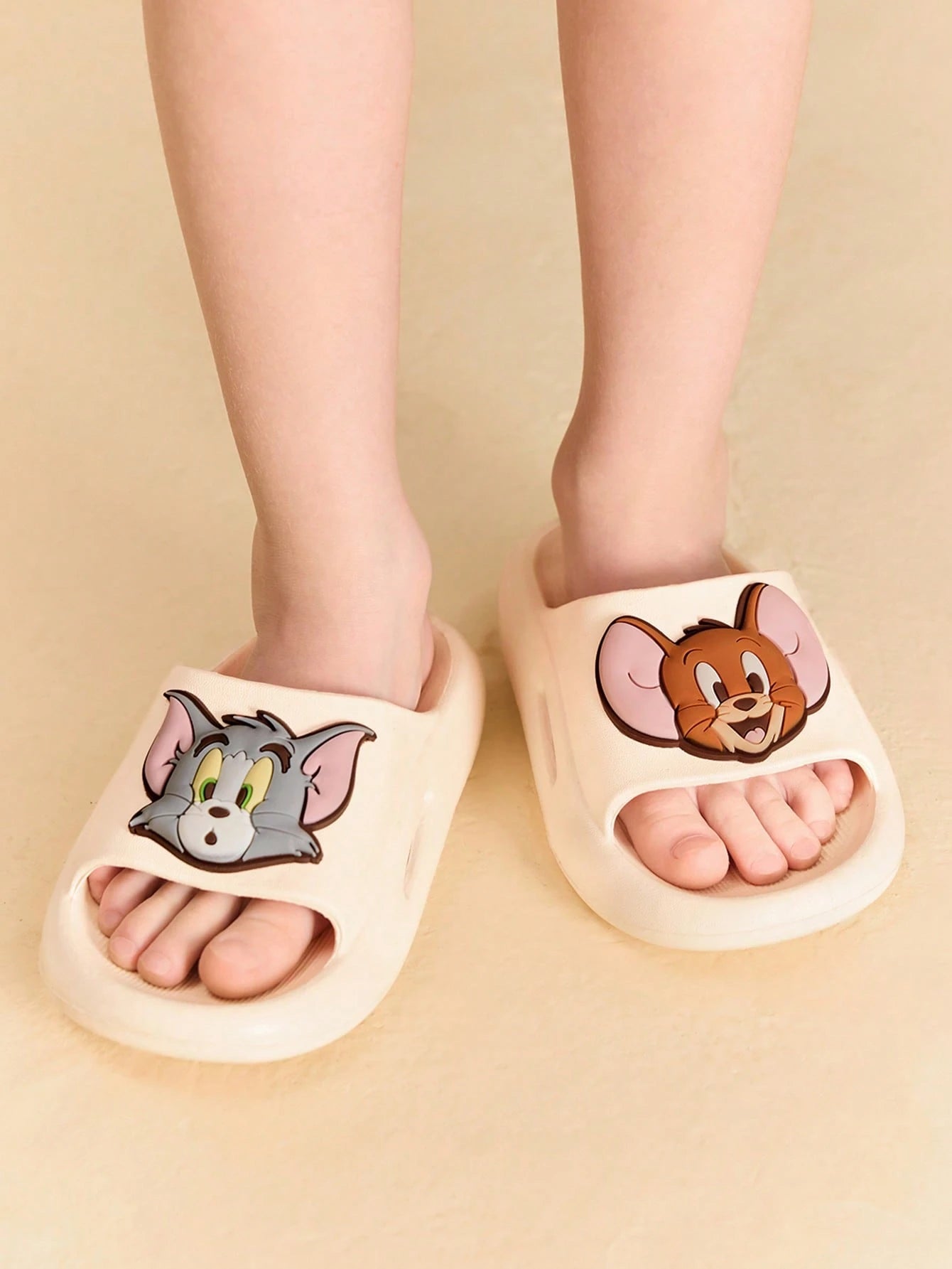 TOM & JERRY X  Cute Cartoon Graphic White Children'S EVA Slippers, Suitable for Toddlers and Kids, for Indoor, Shower or Outdoor Use, Lightweight, Comfortable and Non-Slip, for Boys and Girls