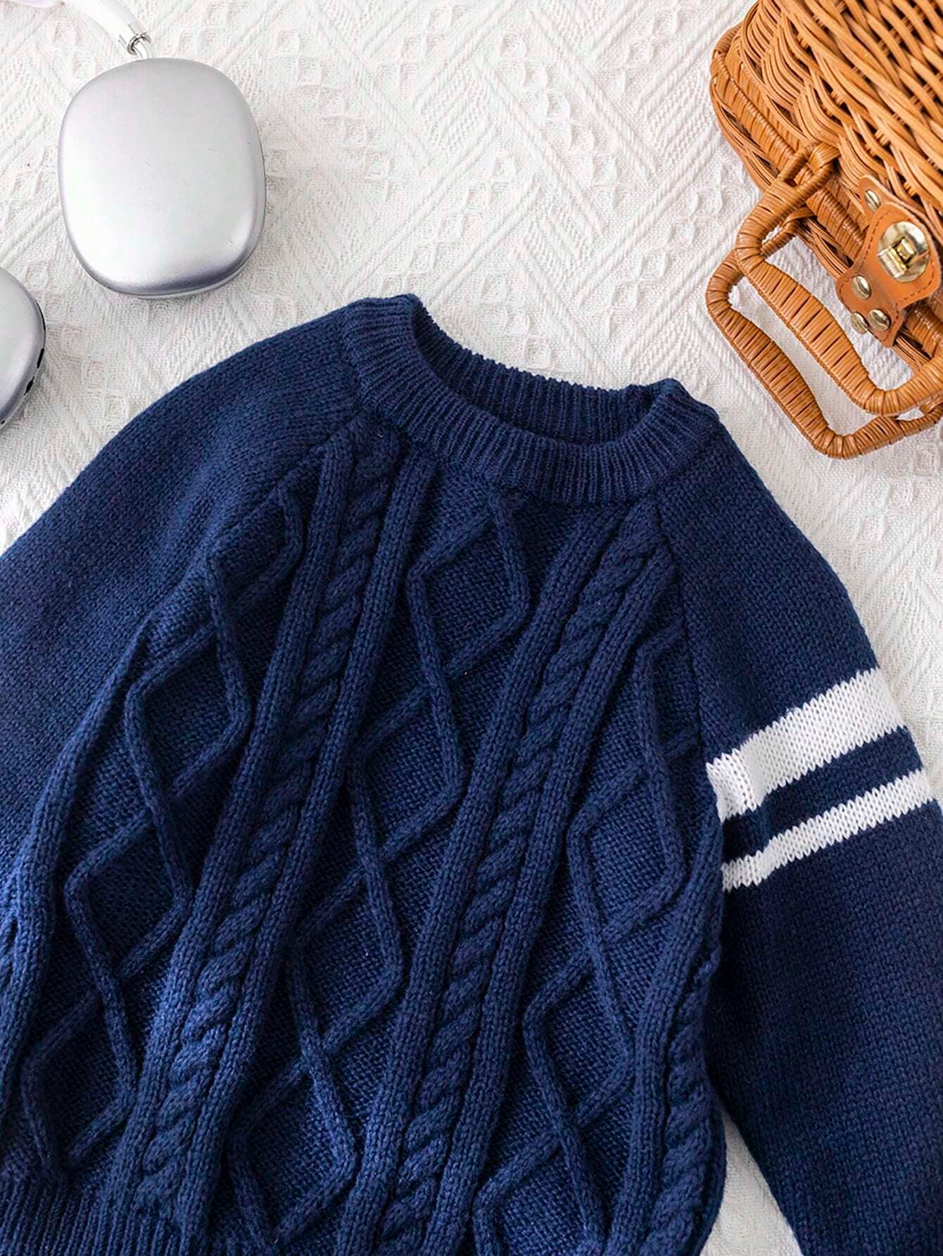 1Pc Young Boys Casual Comfortable Stylish Classic Textured Knit Deer Pattern round Neck Sweater, Suitable for Kids Outfit, Young Boy Clothes, School, Daily Wear, Travel, Party, Autumn/Winter